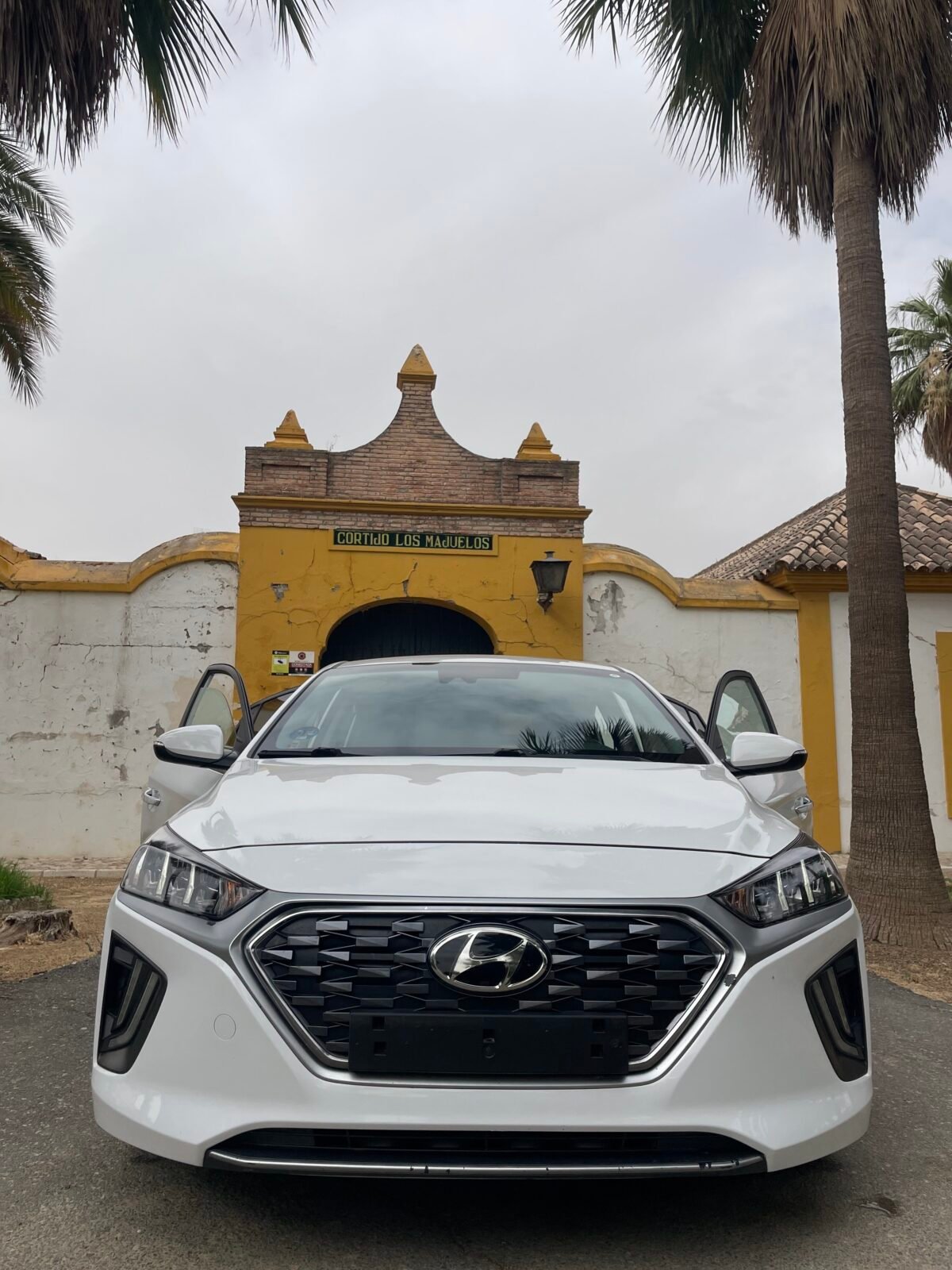 HYUNDAI IONIQ IONIQ HYBRID