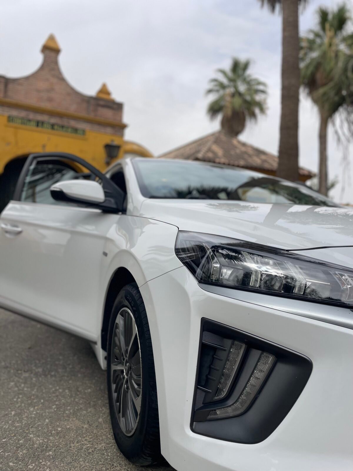 HYUNDAI IONIQ IONIQ HYBRID