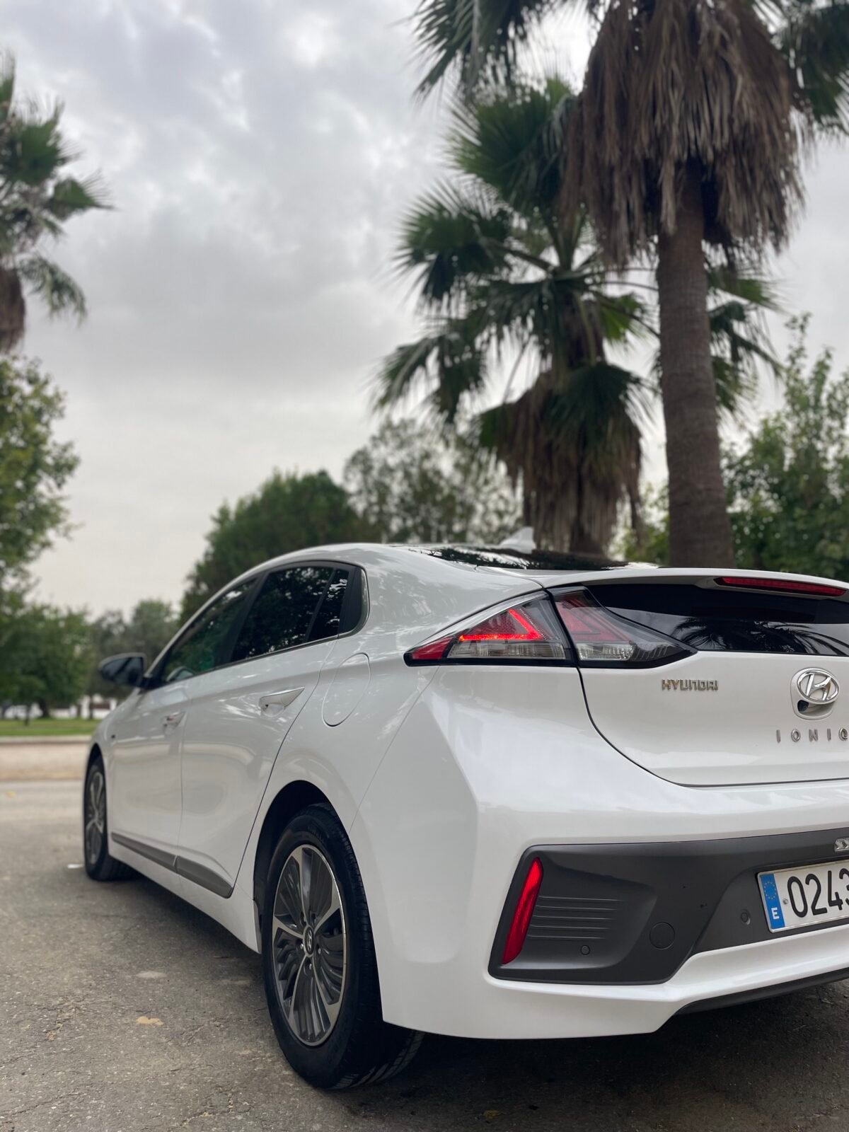 HYUNDAI IONIQ IONIQ HYBRID