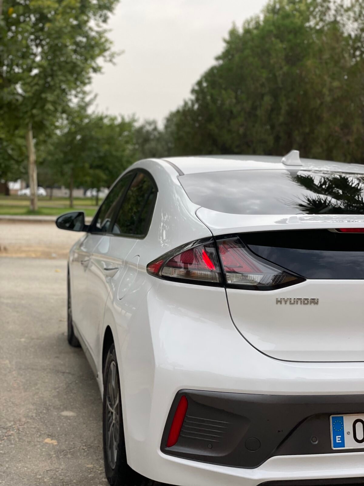 HYUNDAI IONIQ IONIQ HYBRID